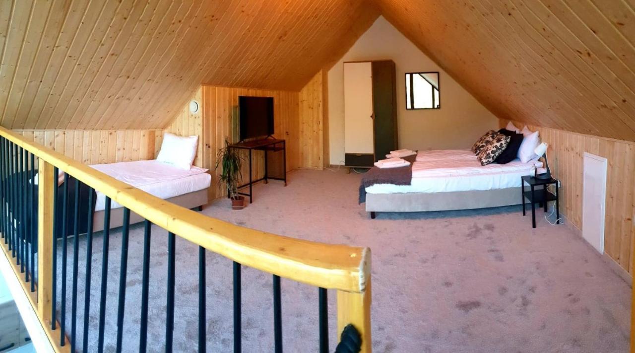 Hotel Bursztynowy Jozefow na Wisla 외부 사진